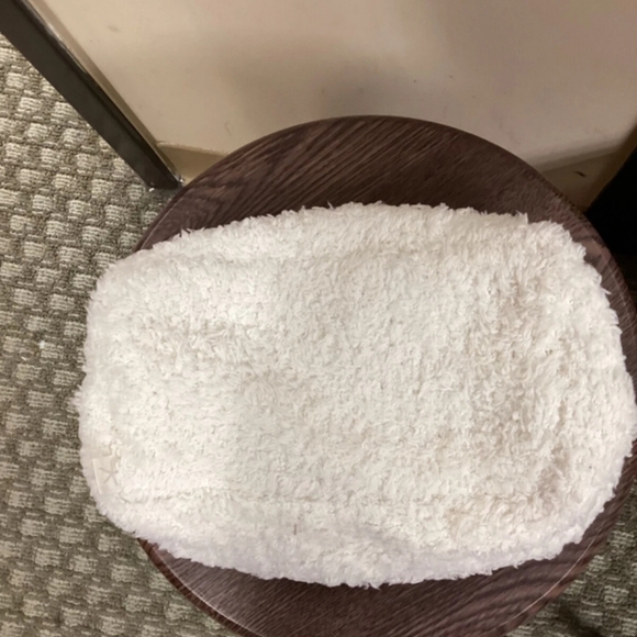 Barefoot Dreams Handbags - Barefoot Dreams Cozy Toiletry Bag/Case NWOT